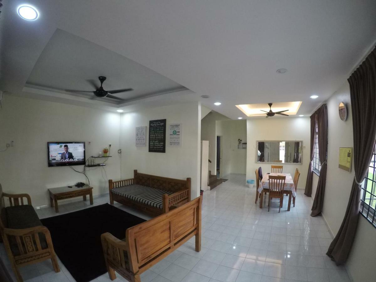 Casa Drezqi Homestay Melaka Private Pool エクステリア 写真